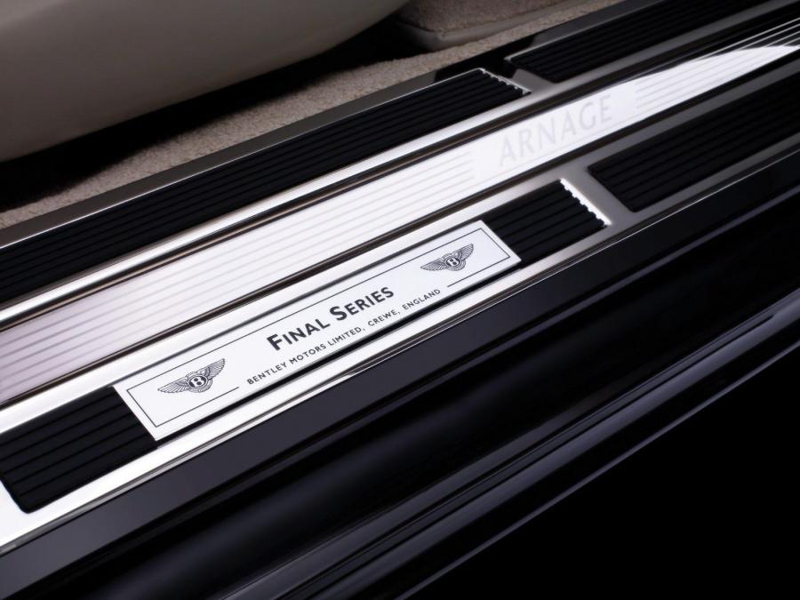 Детали интерьера Bentley Arnage Final Series 2008 года  (фото 14 из 19)